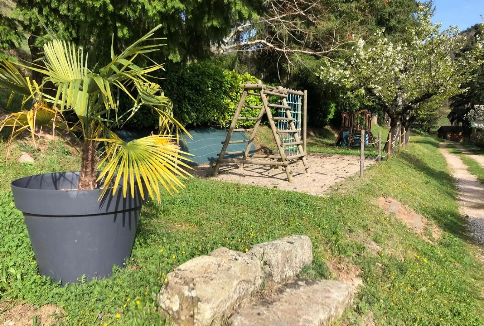 Camping Les Berges Du Doux Colombier-le-Vieux